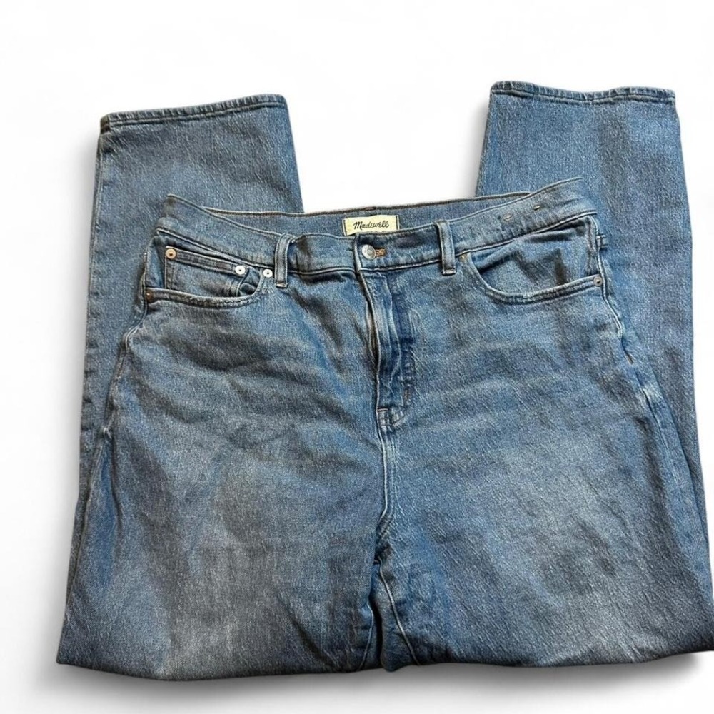 Madewell 90s straight leg casual denim‎ blue jeans tagged size 32